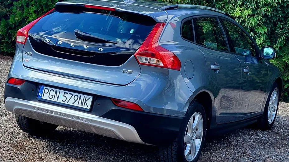 VOLVO V40 Cross Country -