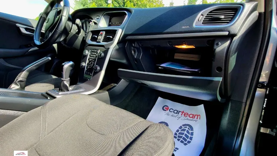 VOLVO V40 Cross Country -