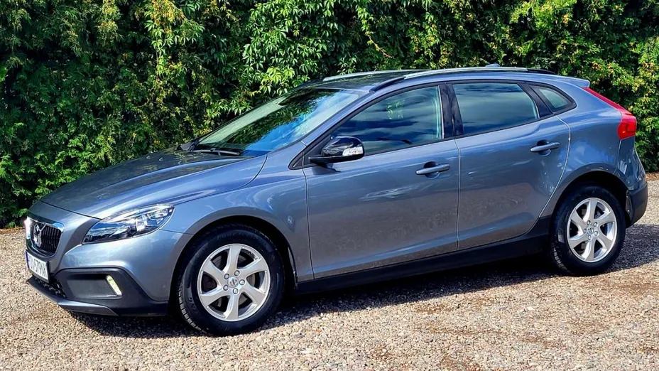 VOLVO V40 Cross Country -