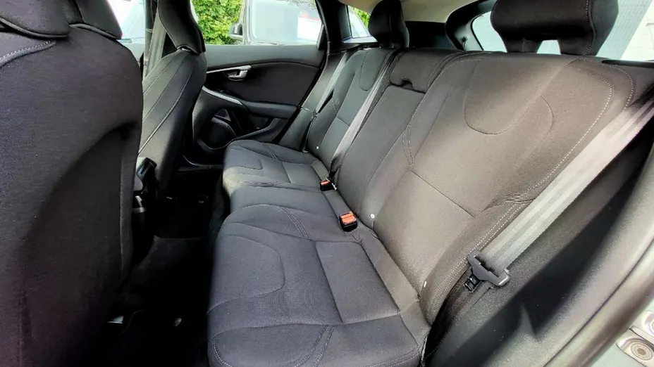 VOLVO V40 Cross Country -