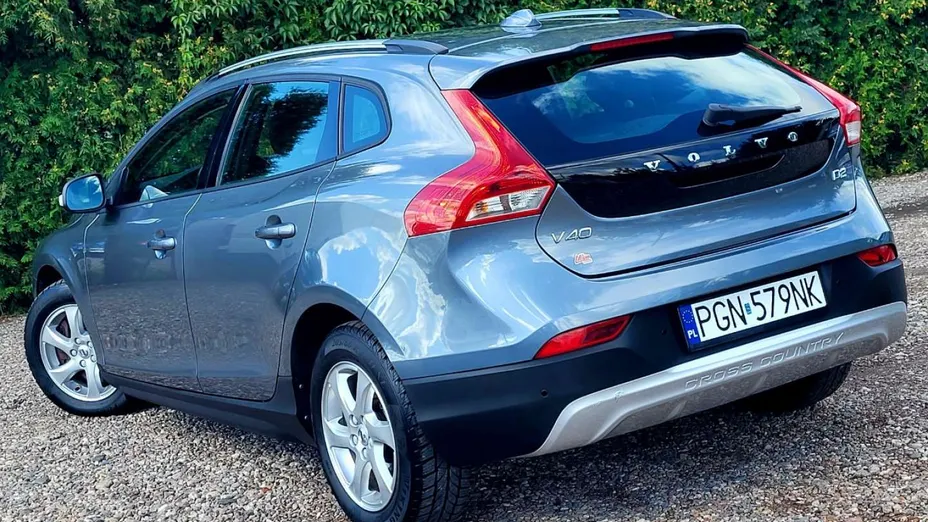 VOLVO V40 Cross Country -
