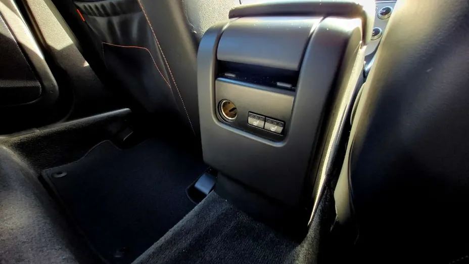 VOLVO XC60 -