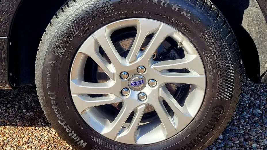 VOLVO XC60 -