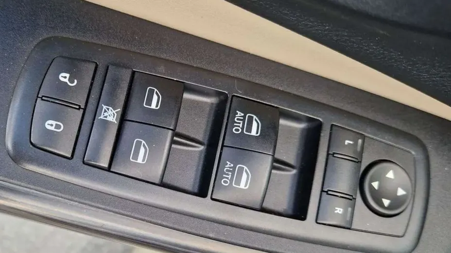 JEEP Cherokee -