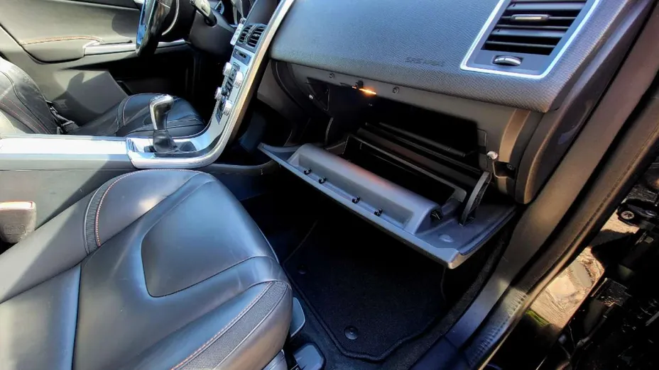 VOLVO XC60 -