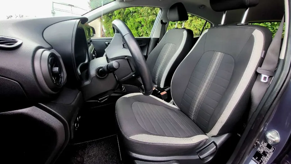 HYUNDAI i10 -