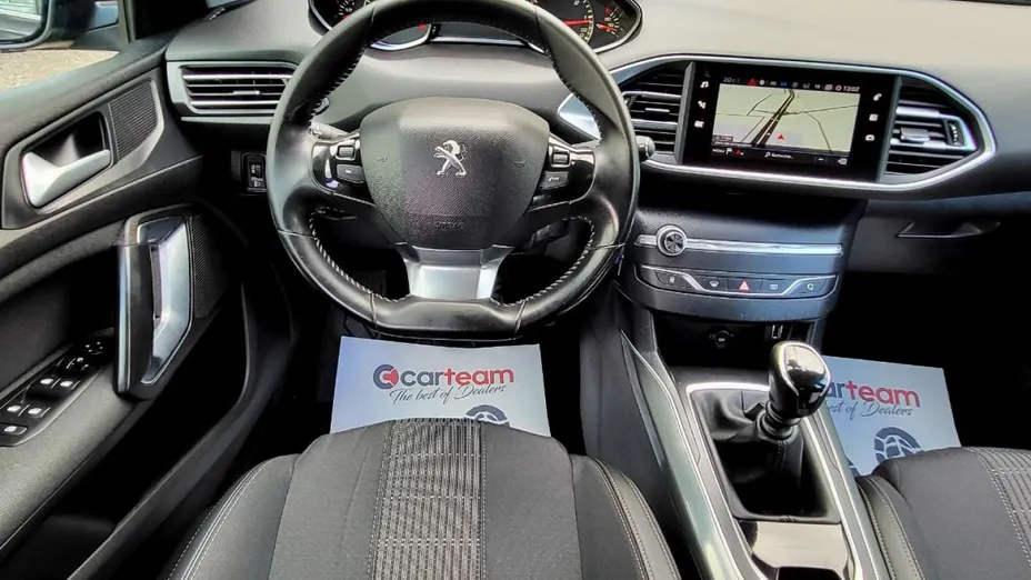PEUGEOT 308 -