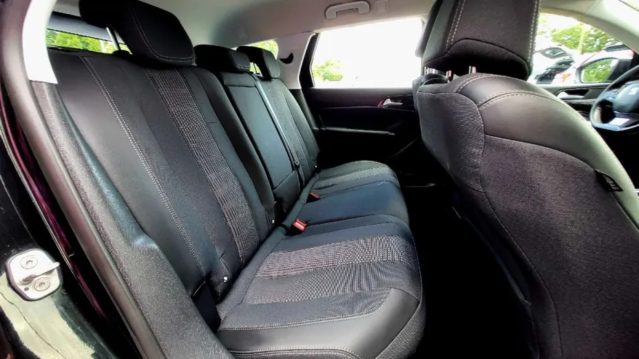 PEUGEOT 308 -