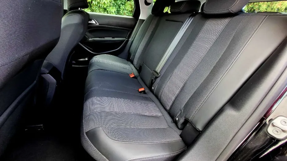 PEUGEOT 308 -