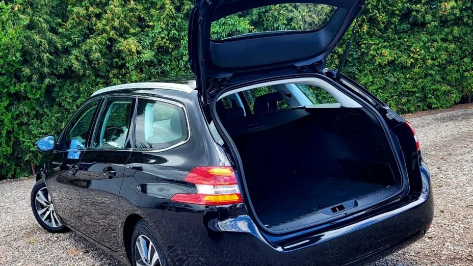 PEUGEOT 308 -