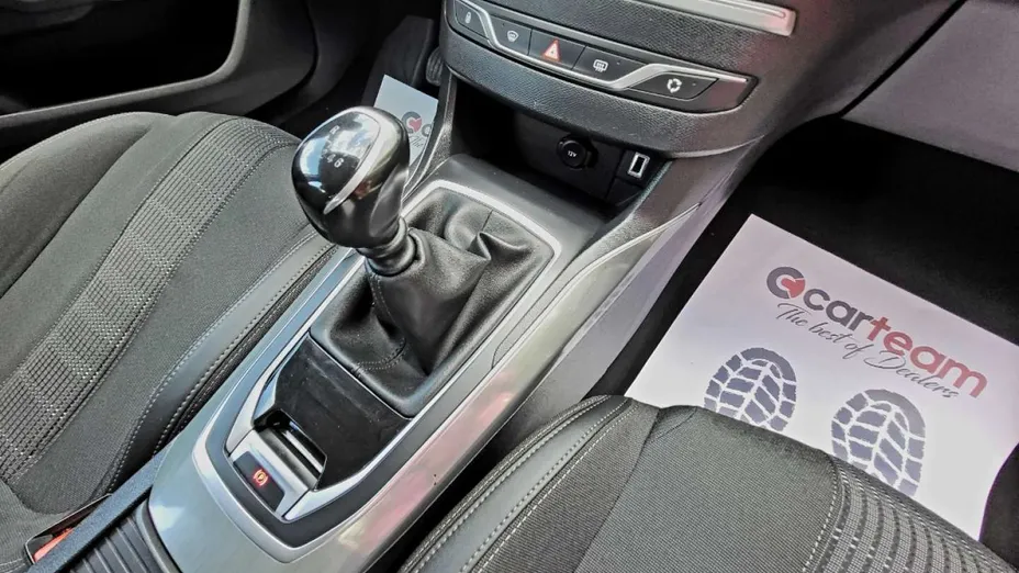 PEUGEOT 308 -