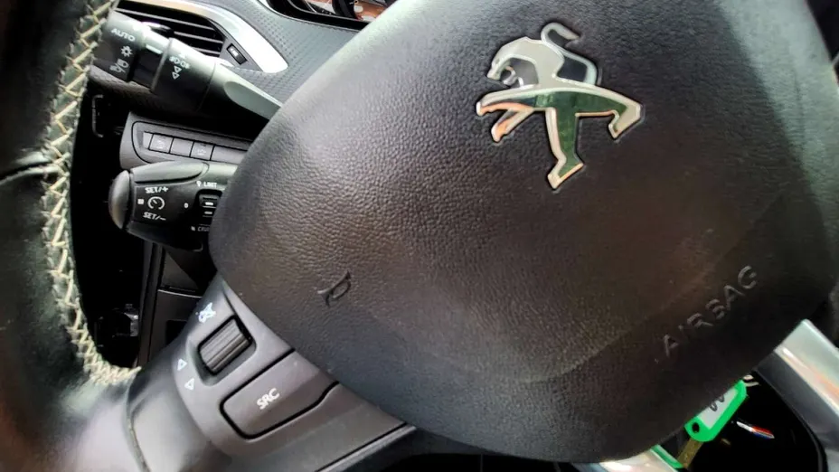 PEUGEOT 2008 -