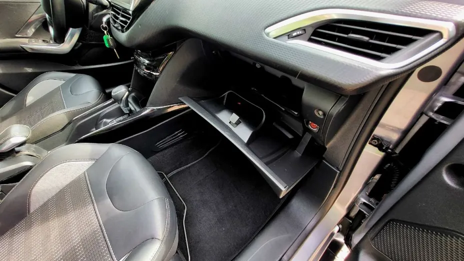 PEUGEOT 2008 -