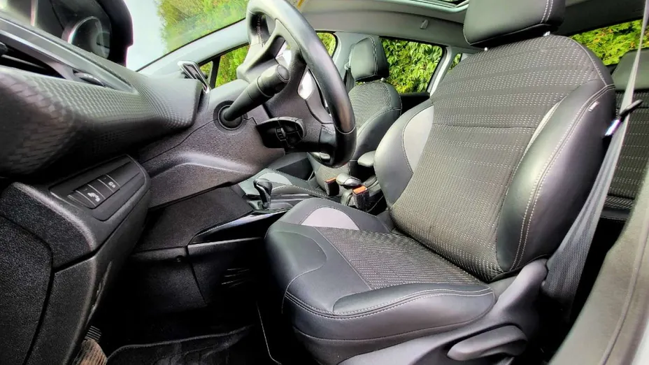 PEUGEOT 2008 -