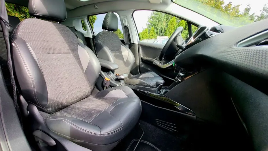 PEUGEOT 2008 -