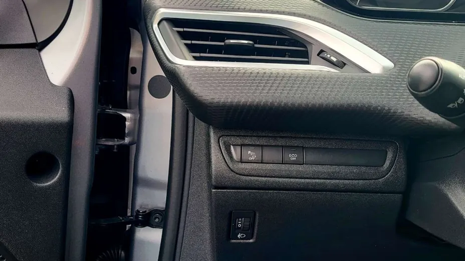 PEUGEOT 2008 -