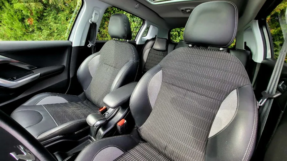 PEUGEOT 2008 -