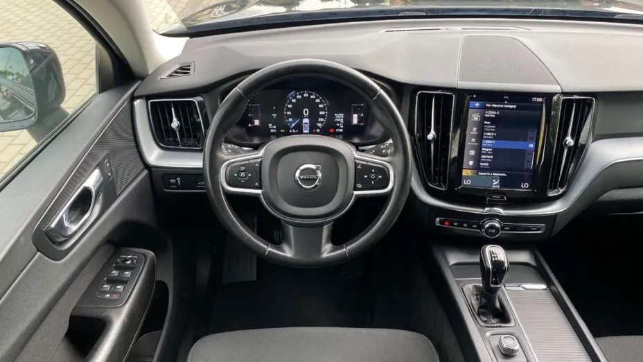 VOLVO XC60 -