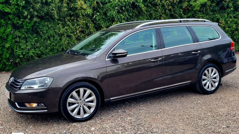 VOLKSWAGEN Passat -