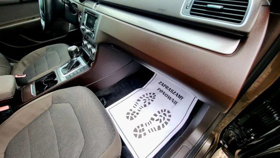 VOLKSWAGEN Passat -