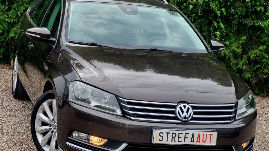 VOLKSWAGEN Passat -
