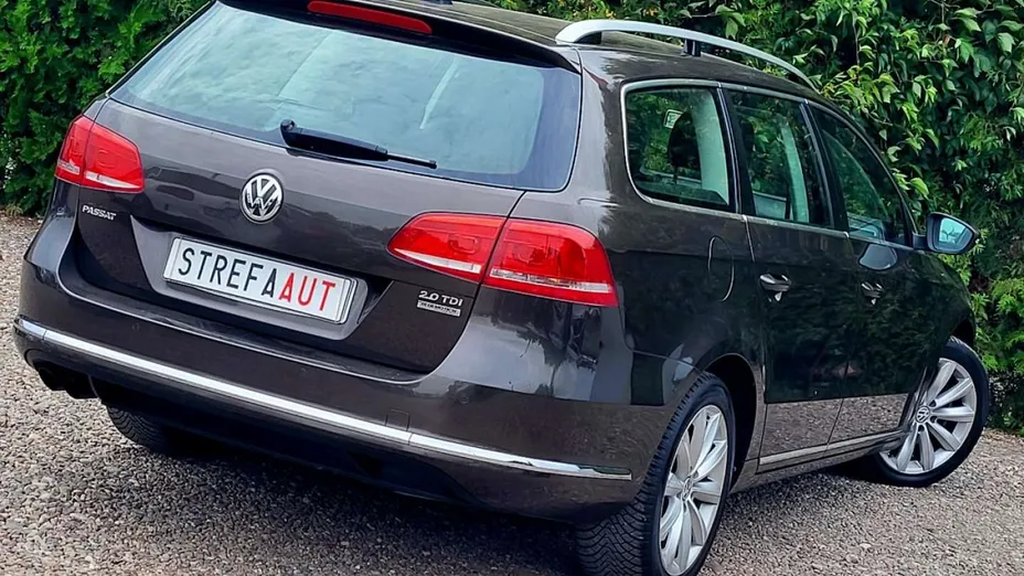 VOLKSWAGEN Passat -