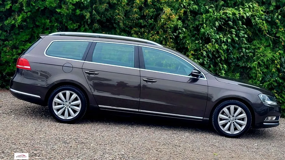 VOLKSWAGEN Passat -