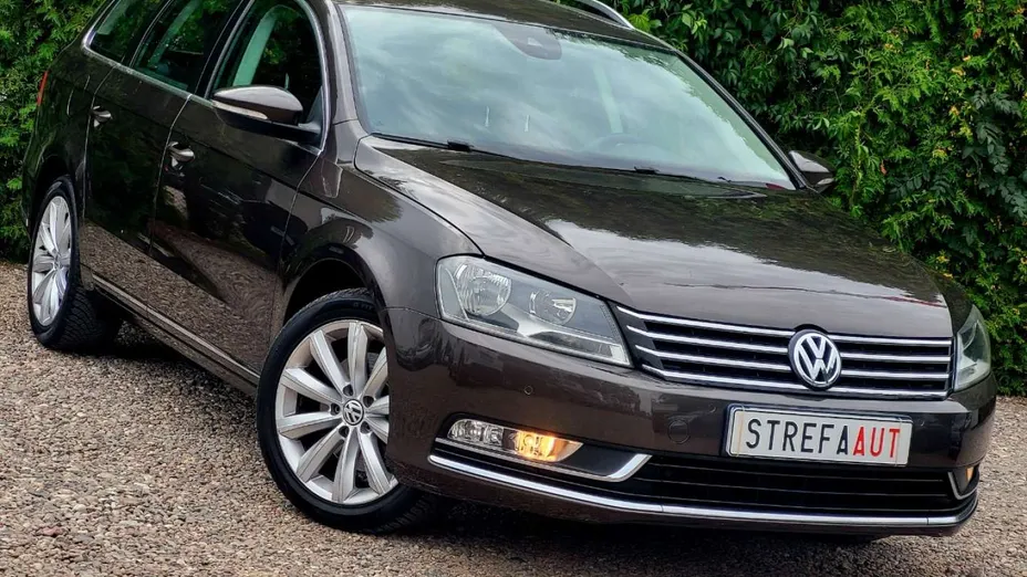 VOLKSWAGEN Passat -