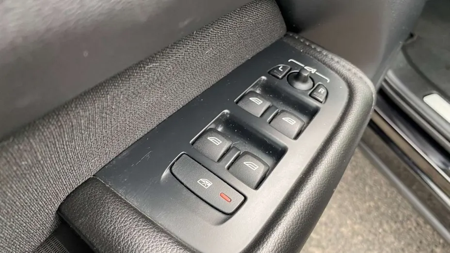 VOLVO XC60 -