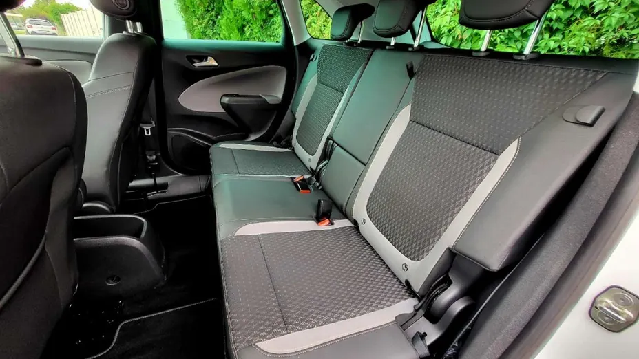 OPEL Crossland X -