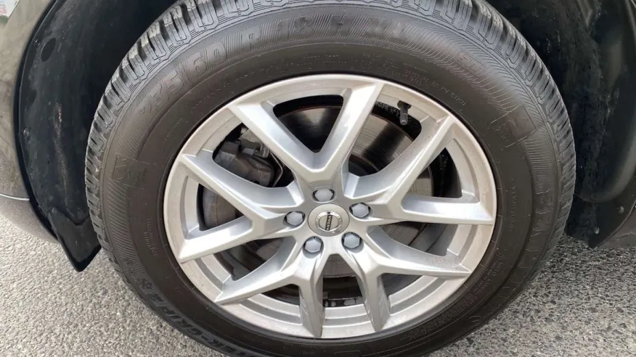 VOLVO XC60 -