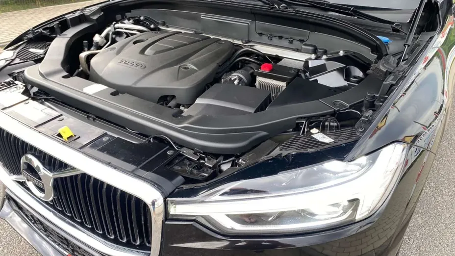 VOLVO XC60 -