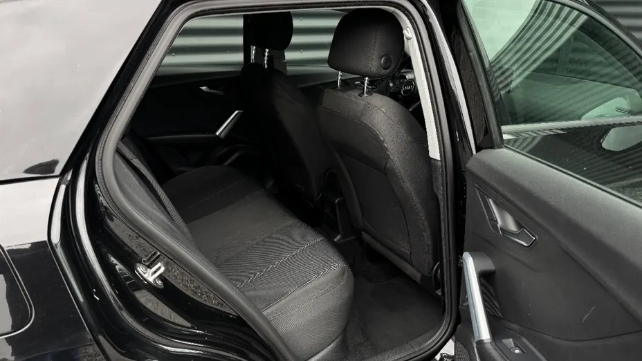 AUDI Q2 -