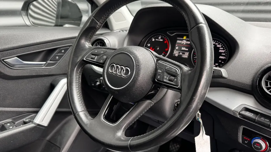 AUDI Q2 -