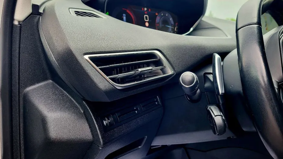 PEUGEOT 5008 -