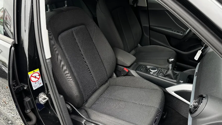 AUDI Q2 -