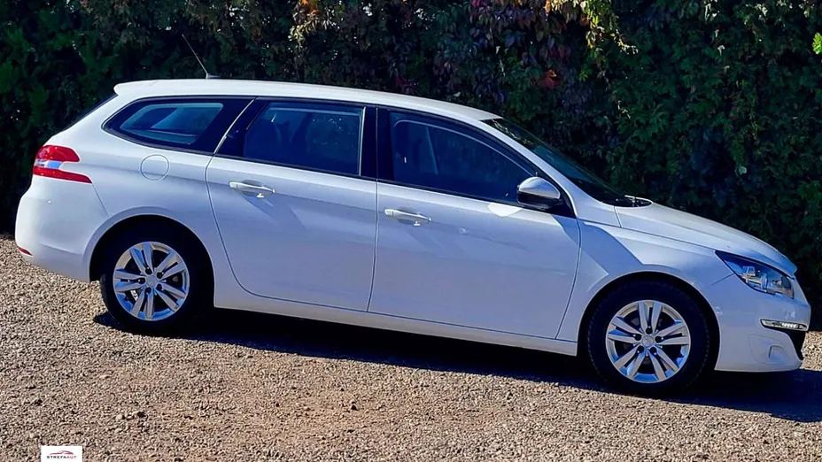 PEUGEOT 308 -