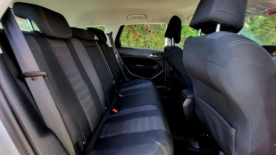 PEUGEOT 308 -