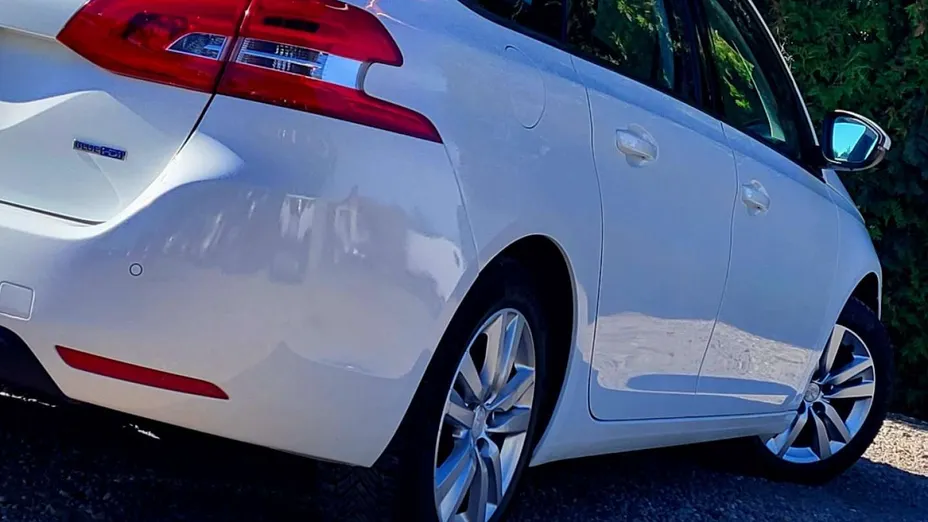 PEUGEOT 308 -