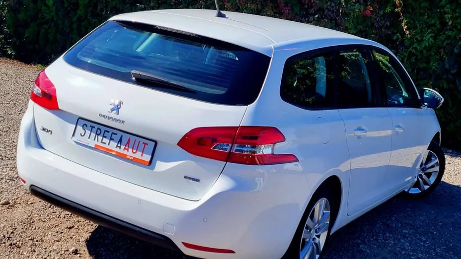 PEUGEOT 308 -