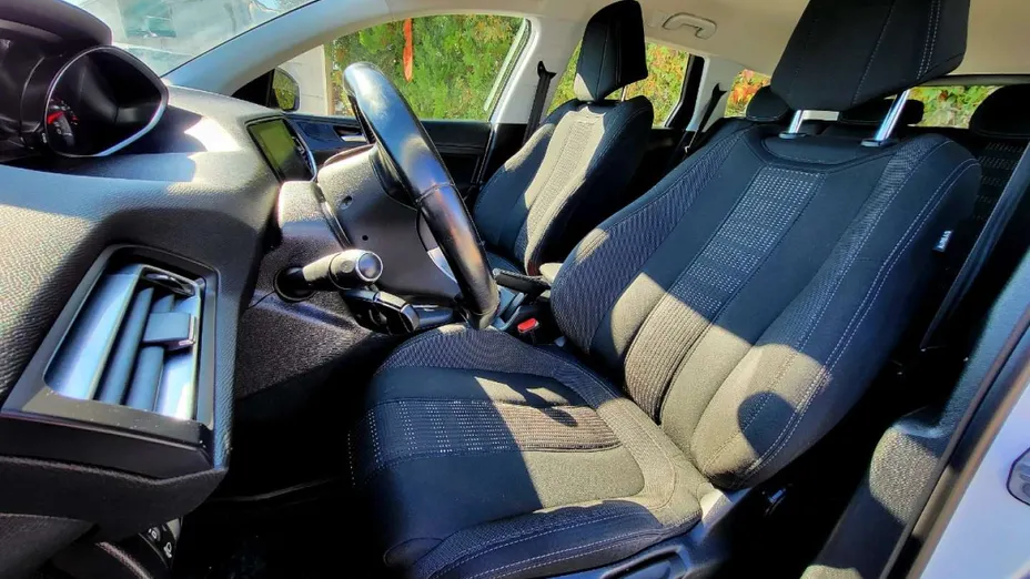 PEUGEOT 308 -