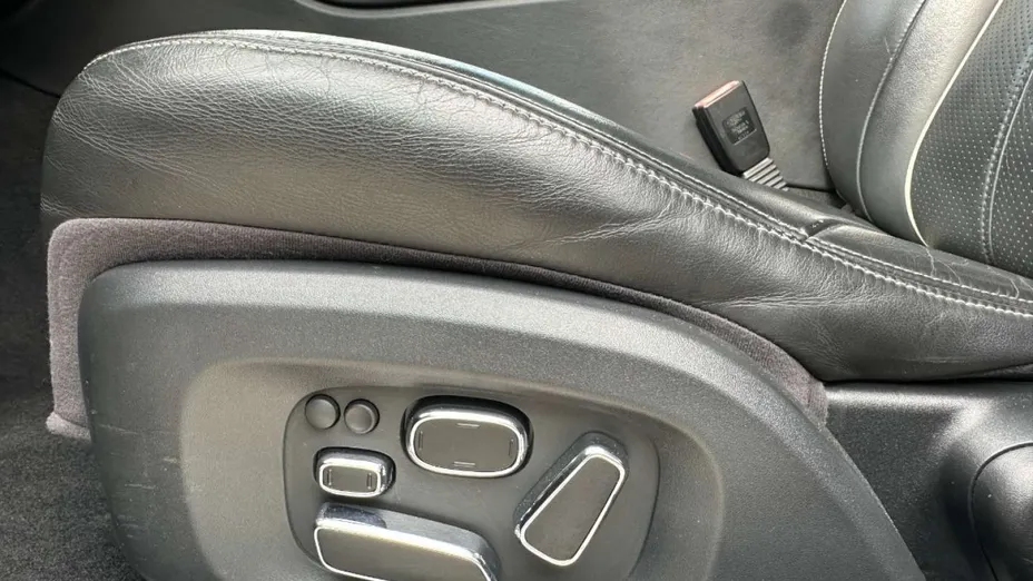 JAGUAR XJ -