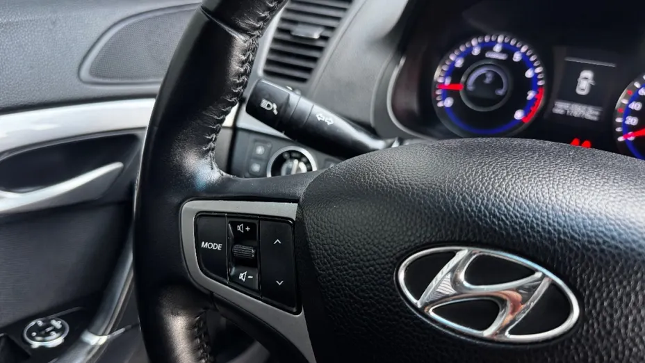 HYUNDAI i40 -