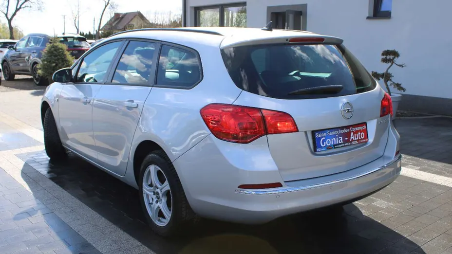 OPEL Astra -