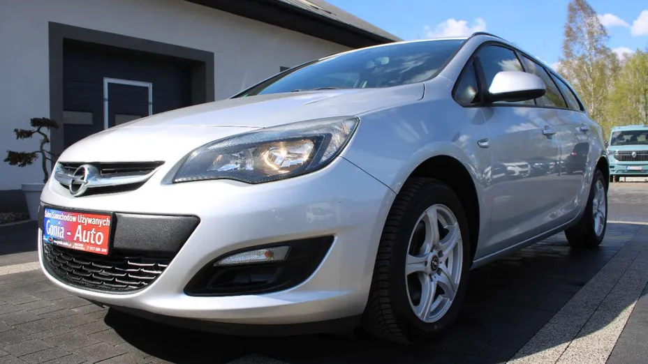 OPEL Astra -