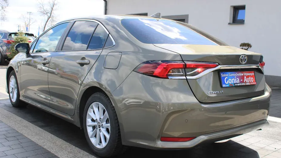 TOYOTA Corolla -