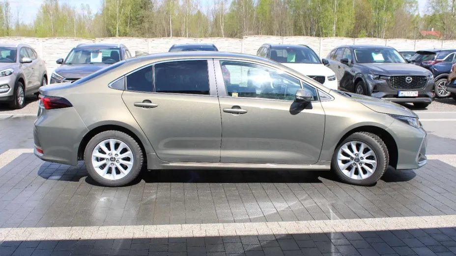 TOYOTA Corolla -