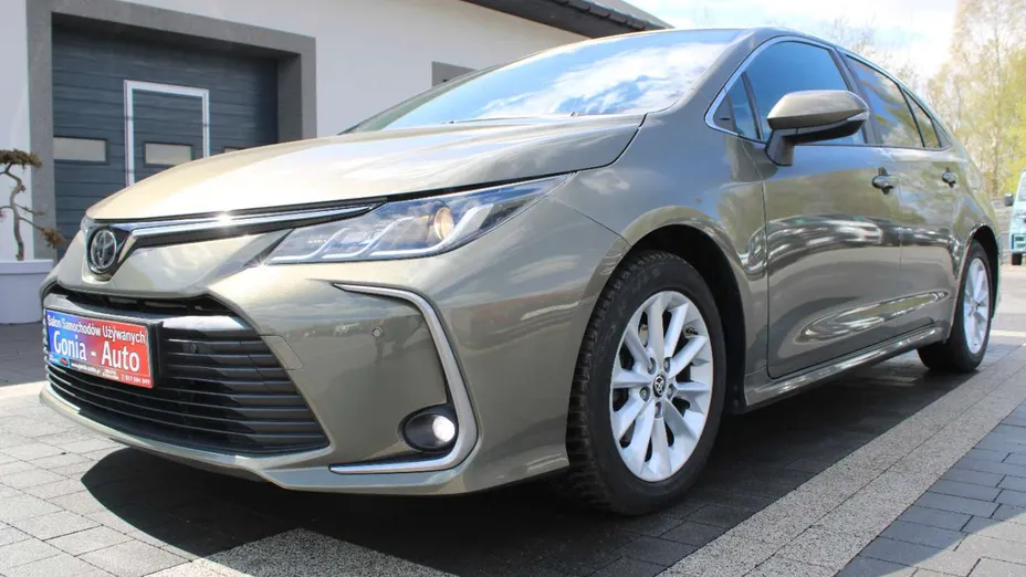 TOYOTA Corolla -