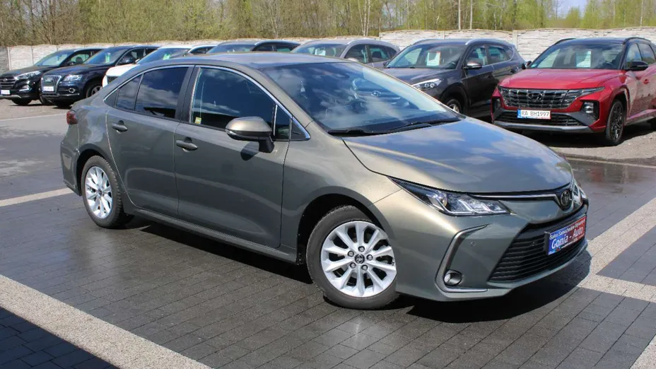 TOYOTA Corolla -
