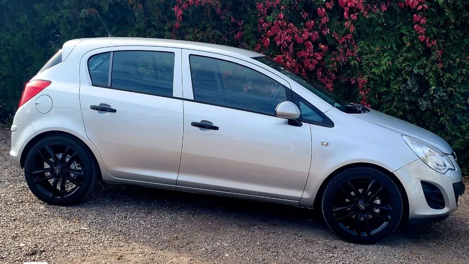 OPEL Corsa -